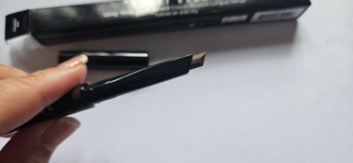 Bobbi Brown Long-Wear Brow Pencil in Universal Red