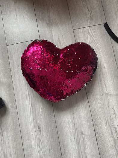 Sequins cushion