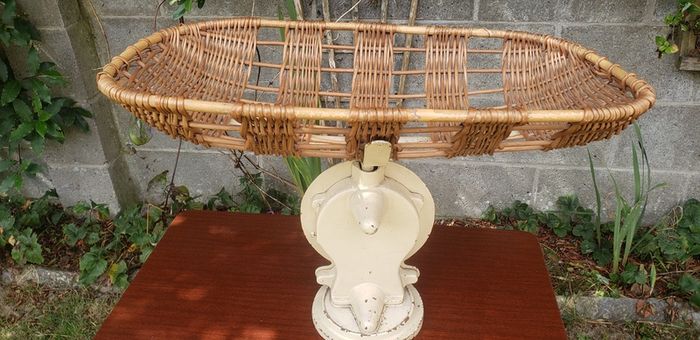 Vintage salters scales