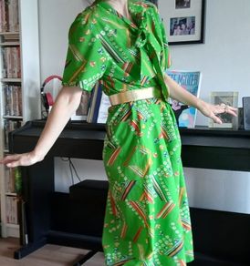 1970s Original Vintage Dress Vibrant Floral Green