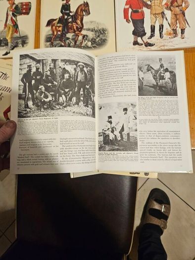 Osprey Men-at-arms Series, Published In 1974 X 15 Fabolous Military Books Plus 2 X Military  Modeling Annuals 1 &3. Plus 3 Other Military Books. All In Good Condition.  See Photos For Same.