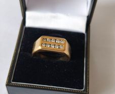 18k / ct Gold Ring mens / gents with Natural Diamons