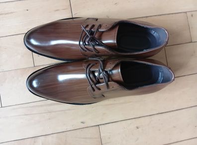 Size 11 Men's Montarello Leather Look Derby Dress shoes