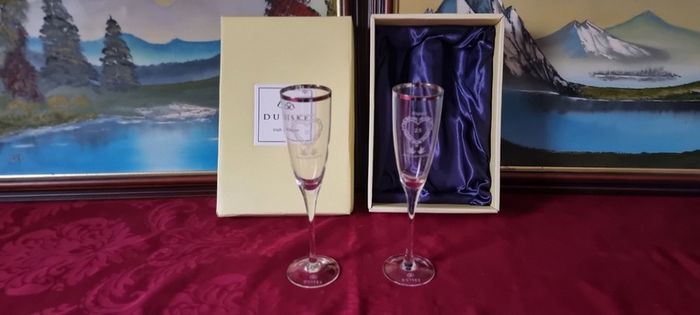 New In Box And Never Used Pair Of Duiske Glass 25th Anniversary Silver Band Flutes