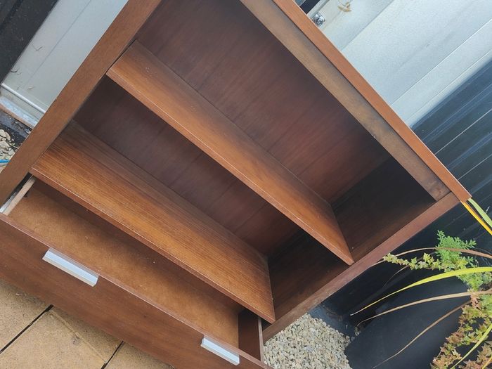 Side board