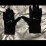Nike Lightweight Running Gloves are highly breathable and stretchy running gloves that let you enjoy your activities in comfort size L/XL Image 2