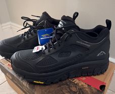 Brand New Skechers Arch Fit Road Walkers, Men's Size 10 (EU 45) Water Proof / Air Cooled