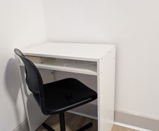 Chair/Table