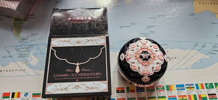 Flower Knows Butterfly Cloud Collar Collection Rouge Box Duo Blush in 05 Pearwood