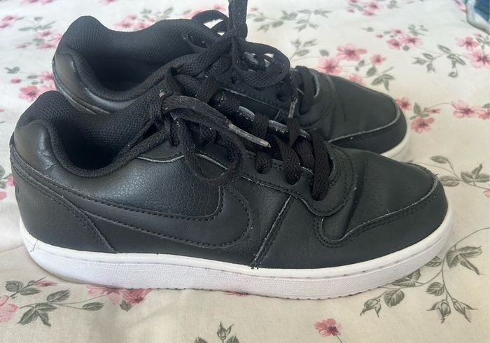 nike runners size 4