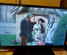 Walker 32 inch TV, Saorview, not smart, comes with remote control, Excellent condition