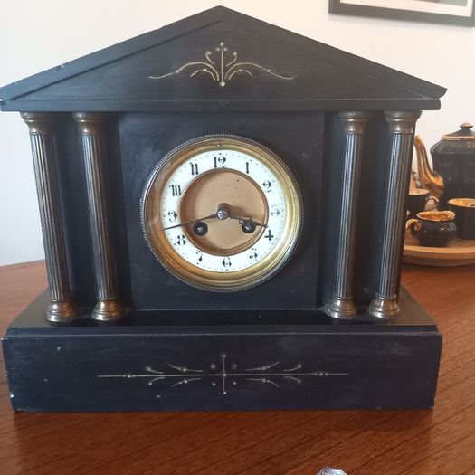 Mantelpiece Clock : BARGAIN