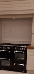 Quartz splashback and shelf