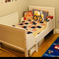 Toddler extendable bed and mattress