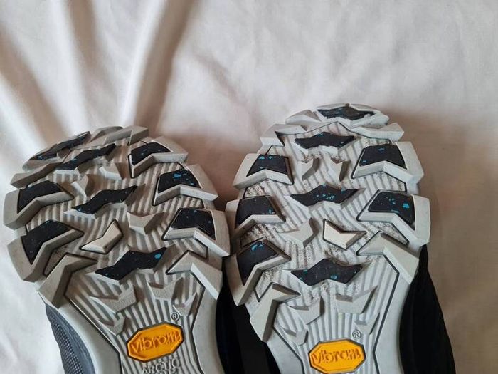 merrell thermo freeze waterproof walking/hiking shoes Size 6.5 eu 40 black In excellent condition