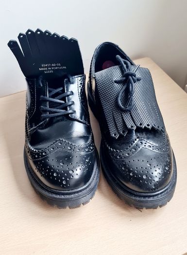 Tassle Trim Black Brogue Loafers