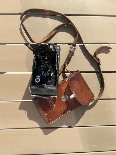 Vintage 1920s Kodak No. 1A Pocket Folding Camera with original leather case