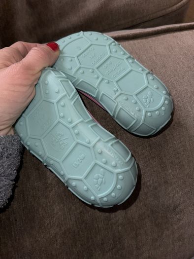 socks in a shell size 18-24 months