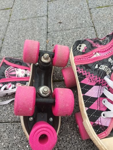 Roller Skates,  size (34) 2