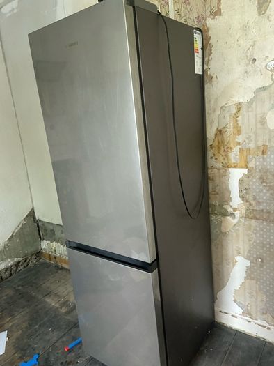 Samsung Series 6 Frost Free Freestanding Fridge Freezer Grey