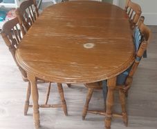 Oval table and 4 chairs