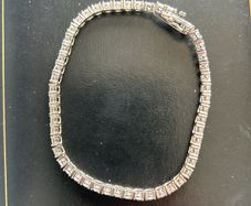 Tennis bracelet