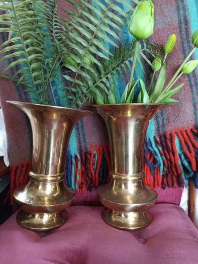 2 X Decorative Vases