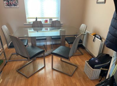 Beautiful table and chairs
