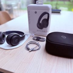 Beats Studio Pro Wireless Headphones Navy Brand New Apple Replacement