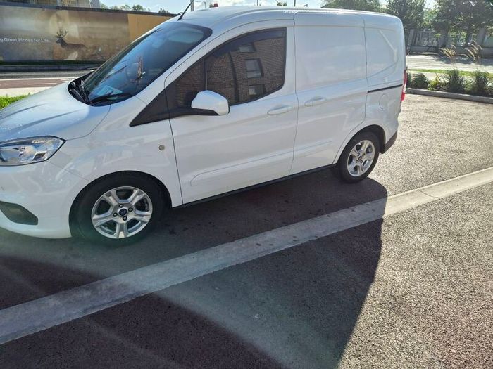 Ford courier