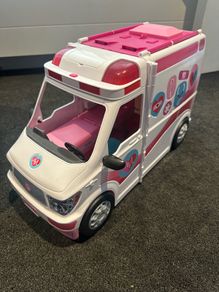 Barbie- Barbie Careers Care Clinic Playset