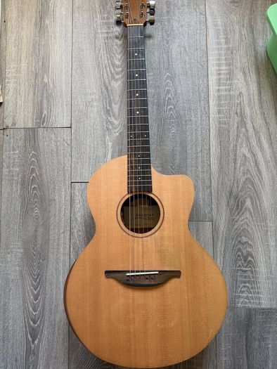 Acoustic guitar