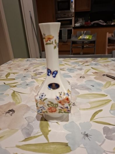 Aynsley Vase