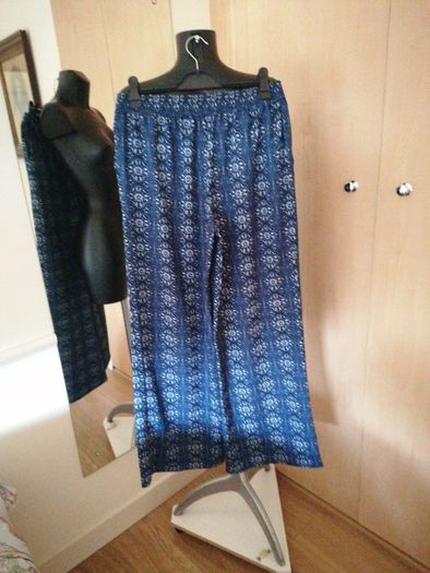 Women's Trousers NWOT SIZE 12