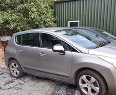 Peugeot1.6 D 3008  whole car repair or spares.