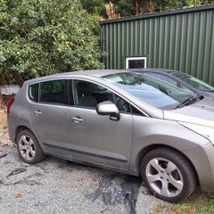 Peugeot1.6 D 3008  whole car repair or spares.