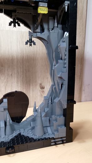 LEGO 76252 Batcave - Shadow Box