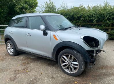 2012 MINI Countryman R60  Breaking for Parts