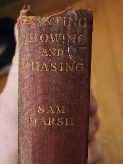 The Horseman's Year Book. Edited By Lt.col.w.e.lyon. 1950 First Edition Hardback In Good Condition. Plus Hunting,showing, And Chasing. By Sam Marsh. See Photos For Same.