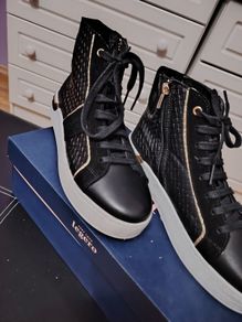 Soes  New