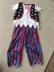 Pirate costume age 3-4