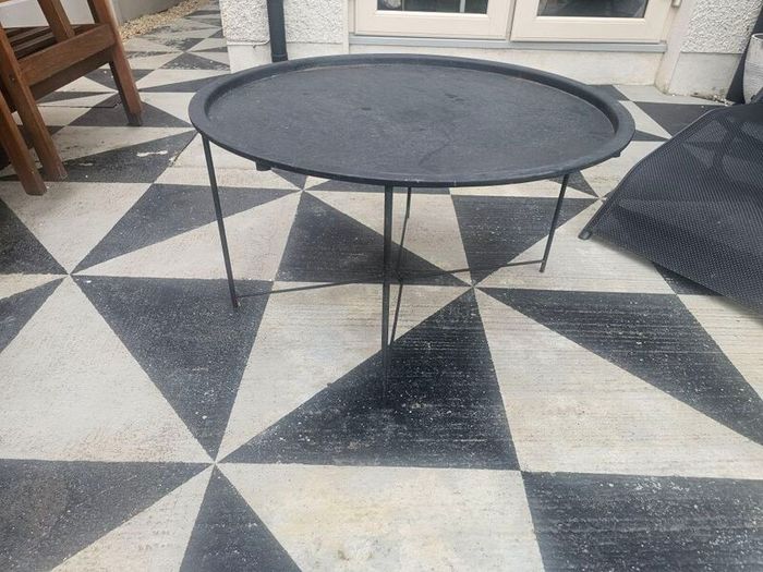 Garden coffee metal table  Free....