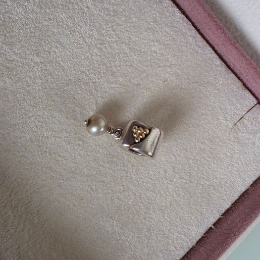 Pandora dangle pearl and 14k gold grapevine charm in great condition