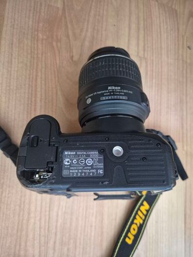 Nikon D3000 slr camera