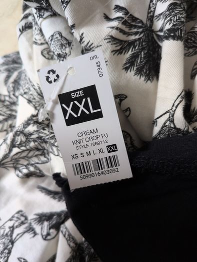 Dunnes  Stores Crop Pyjamas.  Size XXL - 20-22.   B.N.W.T