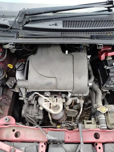 Breaking Toyota Yaris 2013 petrol