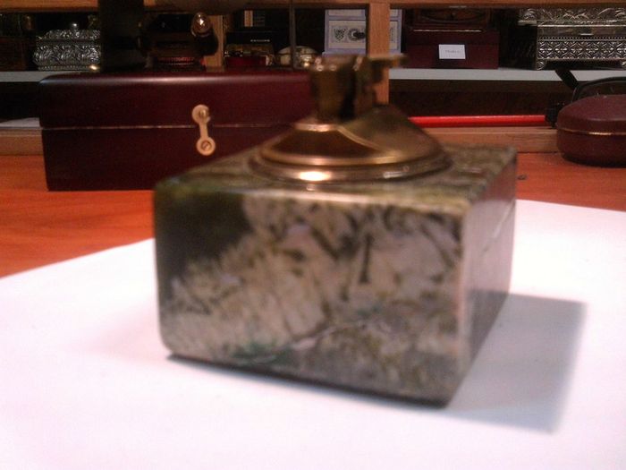 Table lighter vintage