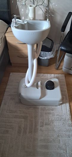 Portable handwash sink for camper