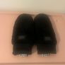 UGG gloves Image 2