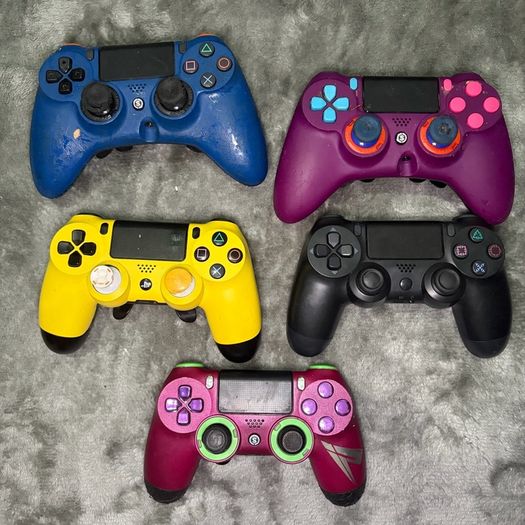 5x PS4 Controllers - 4 SCUF + 1 Sony - Untested - Spares or Repair